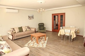 Royal Inn Seza Residence