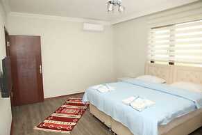 Royal Inn Seza Residence
