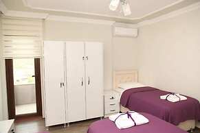 Royal Inn Seza Residence