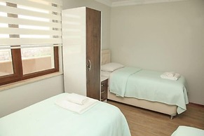 Royal Inn Seza Residence