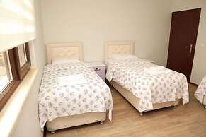 Royal Inn Seza Residence