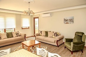 Royal Inn Seza Residence