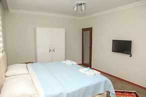 Royal Inn Seza Residence