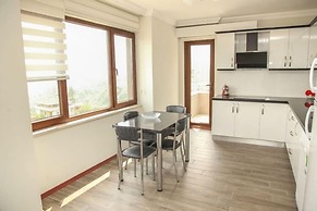 Royal Inn Seza Residence