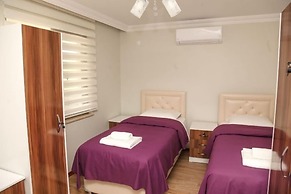 Royal Inn Seza Residence