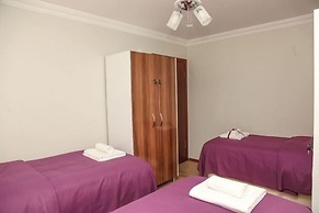 Royal Inn Seza Residence