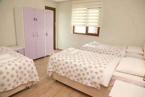 Royal Inn Seza Residence