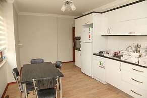 Royal Inn Seza Residence