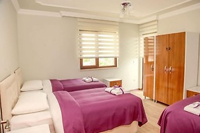 Royal Inn Seza Residence