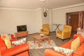 Royal Inn Seza Residence