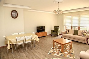 Royal Inn Seza Residence