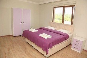 Royal Inn Seza Residence