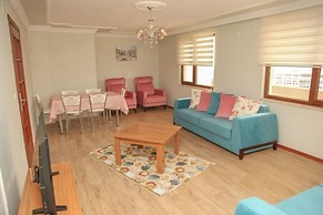 Royal Inn Seza Residence