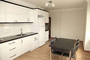 Royal Inn Seza Residence