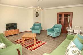 Royal Inn Seza Residence