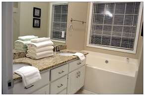 Opis Realty-Spacious Metro Atlanta Home