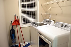 Opis Realty-Spacious Metro Atlanta Home