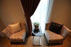 Maple House Riverside