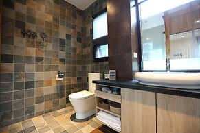 Maple House Riverside