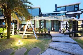 Maple House Riverside