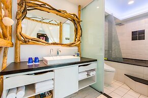 Maple House Riverside