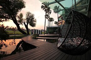 Maple House Riverside