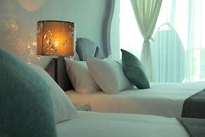 Maple House Riverside