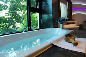 Maple House Riverside