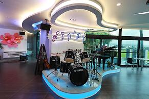 Maple House Riverside