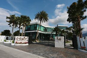 Maple House Riverside