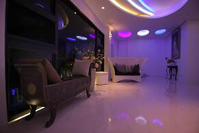 Maple House Riverside