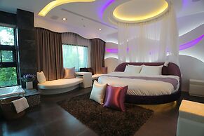 Maple House Riverside