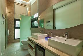 Maple House Riverside