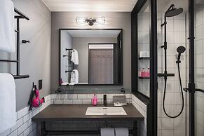 Moxy Tokyo Kinshicho