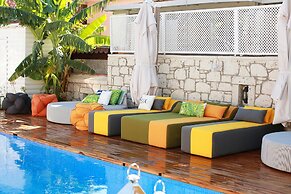 The Six Alaçatı Hotel