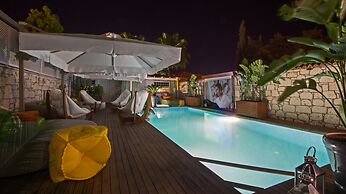 The Six Alaçatı Hotel