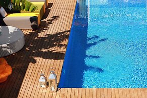 The Six Alaçatı Hotel