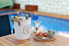 The Six Alaçatı Hotel