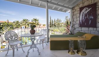 The Six Alaçatı Hotel