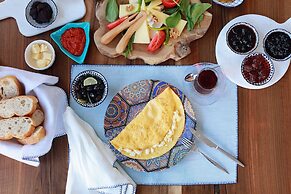 The Six Alaçatı Hotel