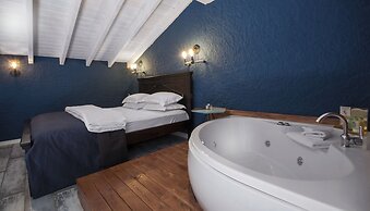 The Six Alaçatı Hotel