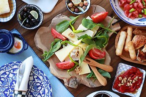 The Six Alaçatı Hotel