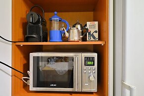 Plaka Elegant Apartment