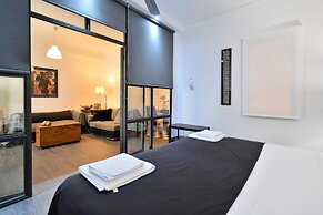 Plaka Elegant Apartment