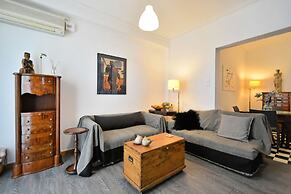 Plaka Elegant Apartment
