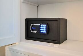 Plaka Elegant Apartment