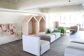 Stray Birds Taichung Hostel