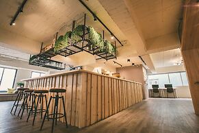 Stray Birds Taichung Hostel