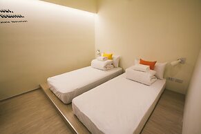 Stray Birds Taichung Hostel