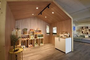 Stray Birds Taichung Hostel